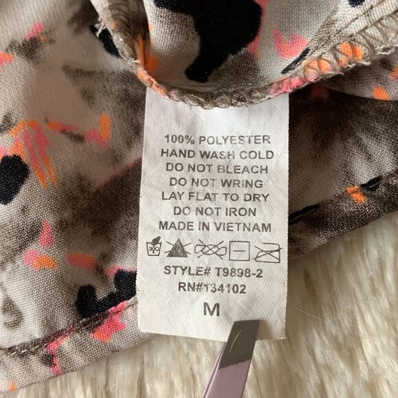 B Jewel crop top size medium - Picture 11 of 16